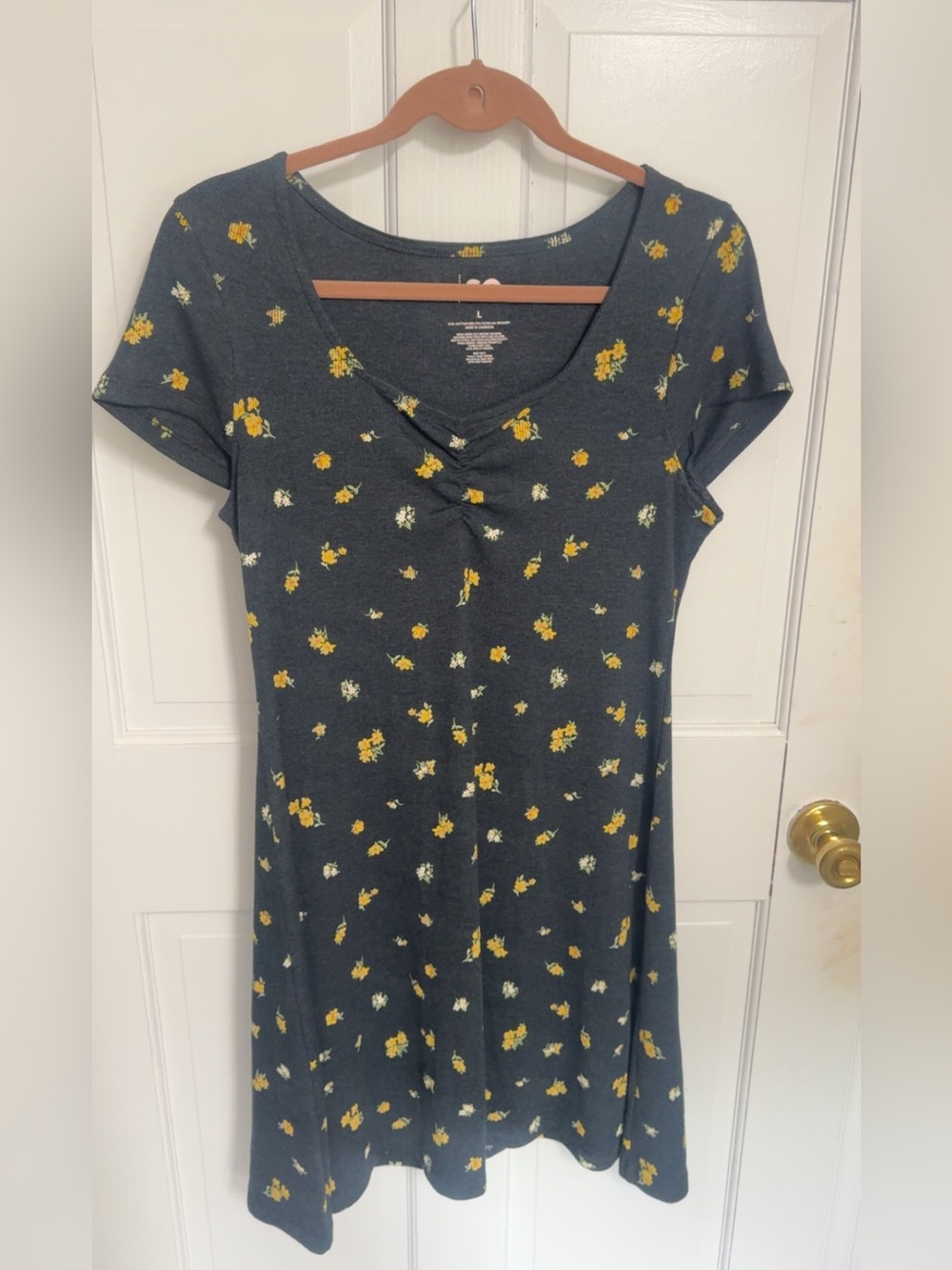 SO Dark Teal Floral V-Neck Knit Tunic - Yellow & Cream Flowers